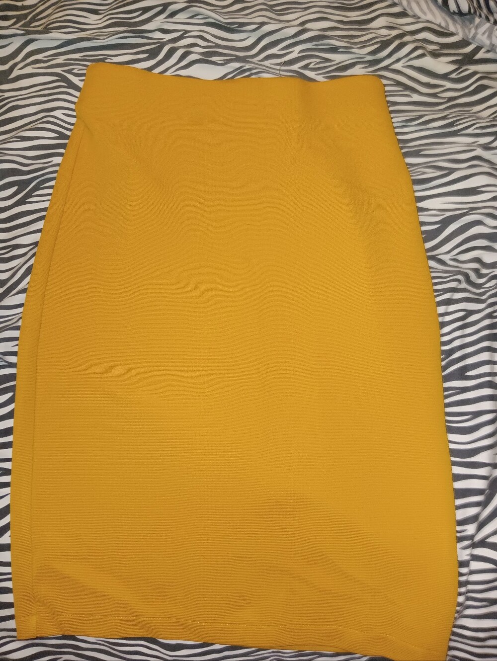 Philosophy Mustard Yellow Pencil Skirt Size 4 New With Tag